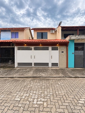 Casa à Venda