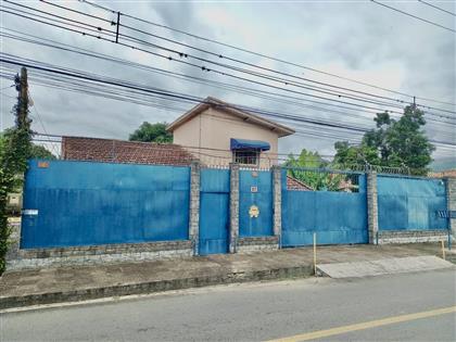 Casa à Venda
