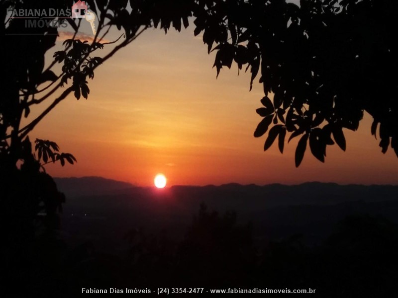Sítio a Venda no Campo Alegre em Itatiaia